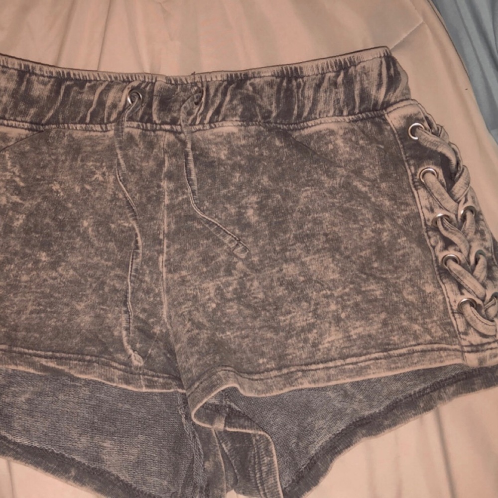 Grey tied side shorts